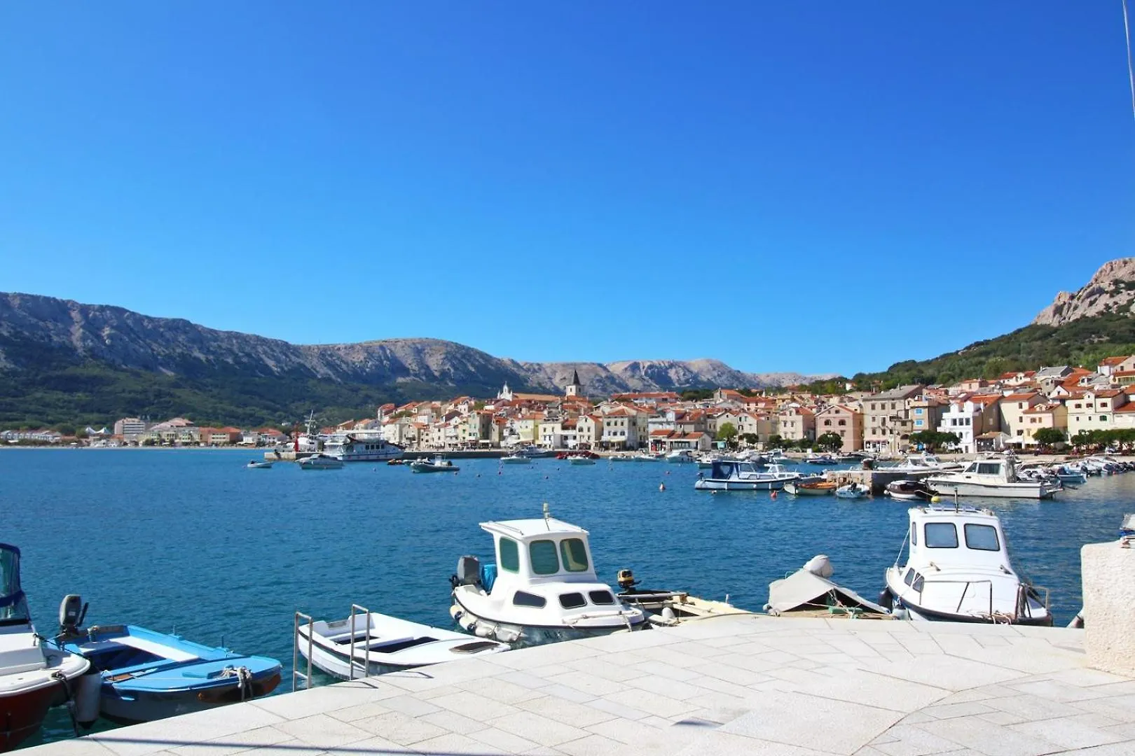 Apartments Petrica Baška 0*, Jurandvor